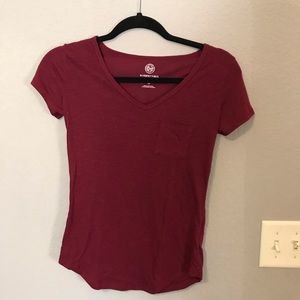 Maroon v-neck short sleeve shirt